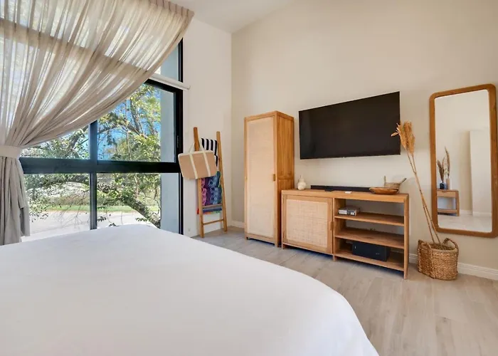 The #9 - Boutique In Flamingo - Ground Level Apartamento